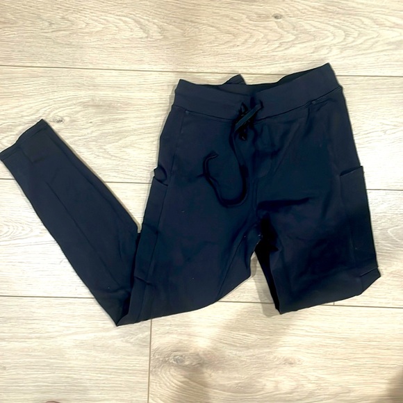 Alo 7/8 HIGH-WAIST CHECKPOINT LEGGING - BLACK × 1 - Picture 1 of 3